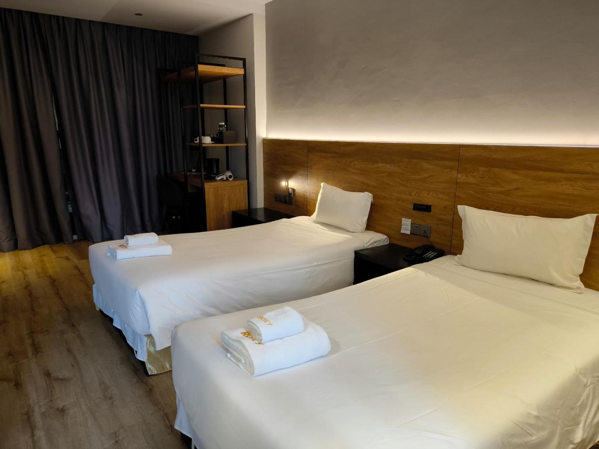 Roxy Hotel Padungan Кучінг Екстер'єр фото