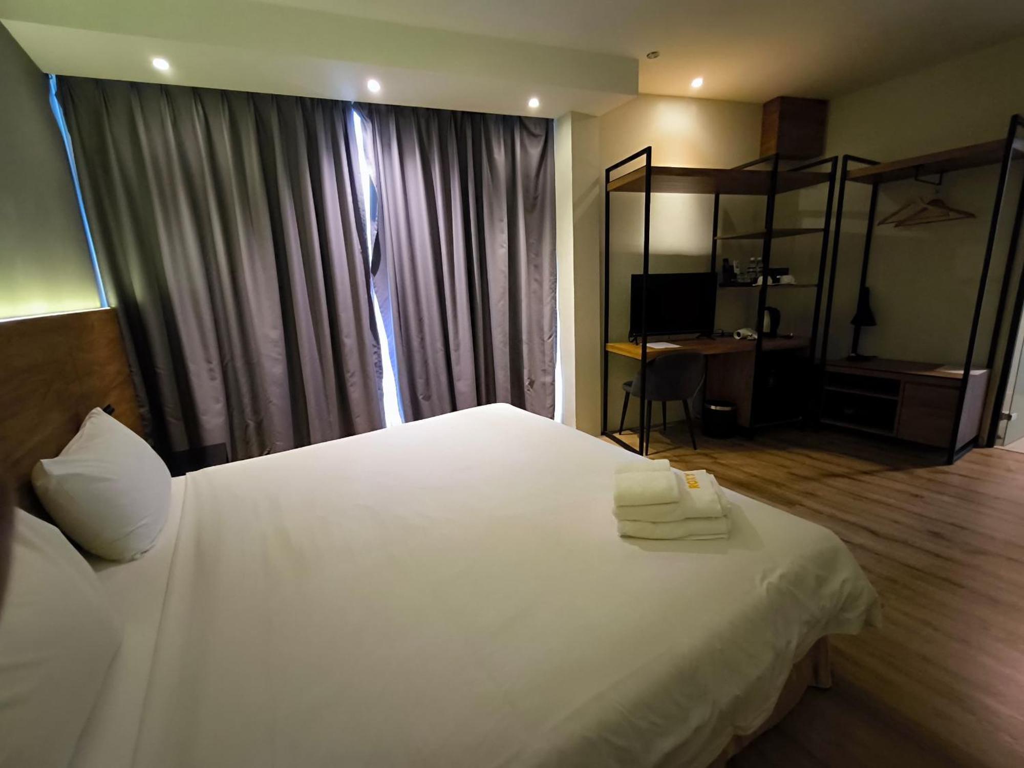 Roxy Hotel Padungan Кучінг Екстер'єр фото