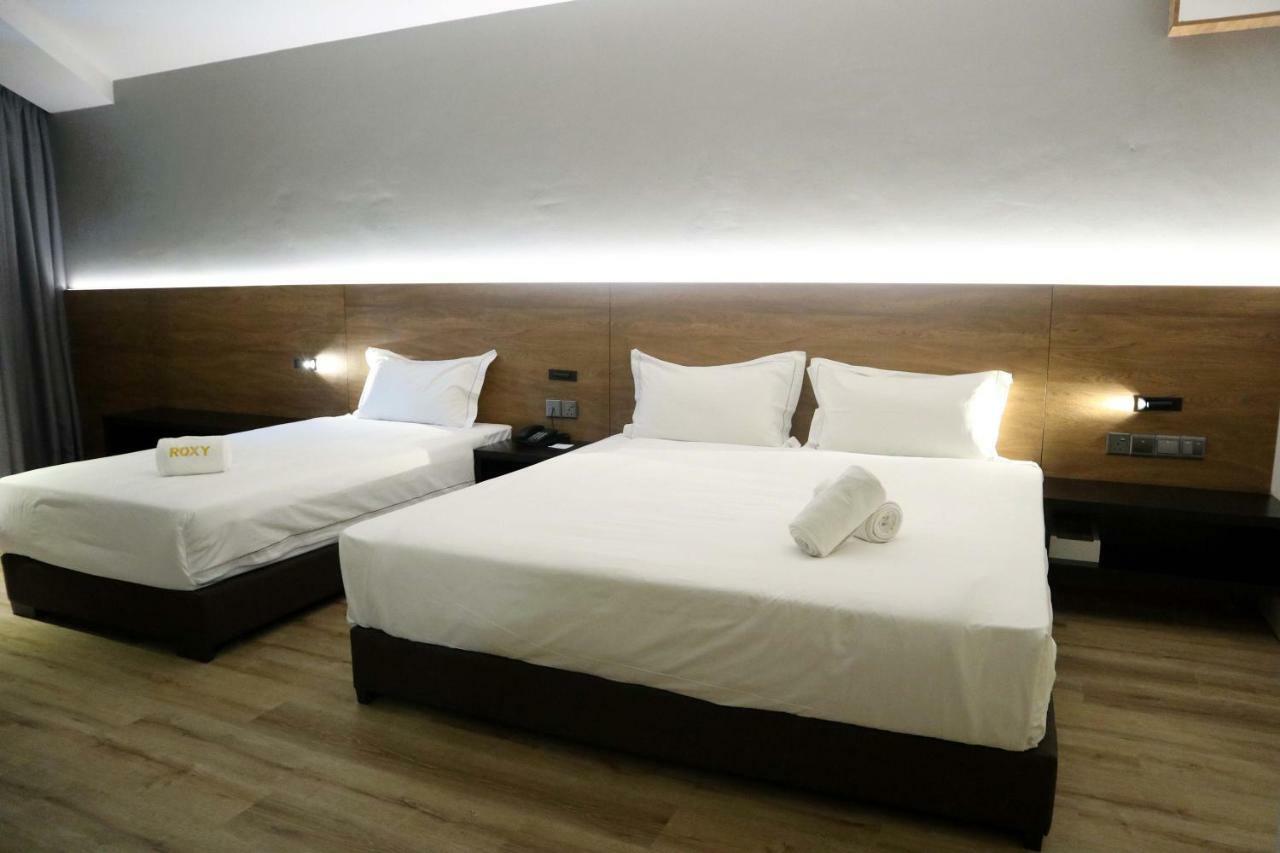 Roxy Hotel Padungan Кучінг Екстер'єр фото