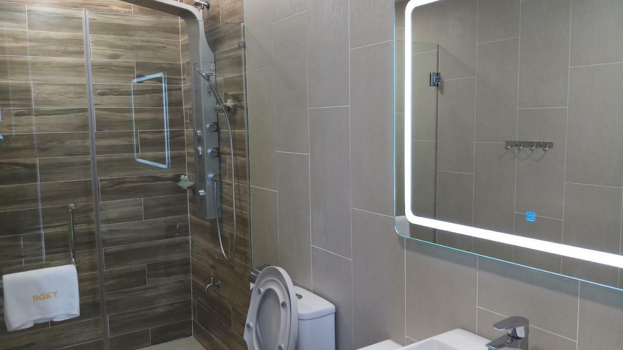 Roxy Hotel Padungan Кучінг Екстер'єр фото