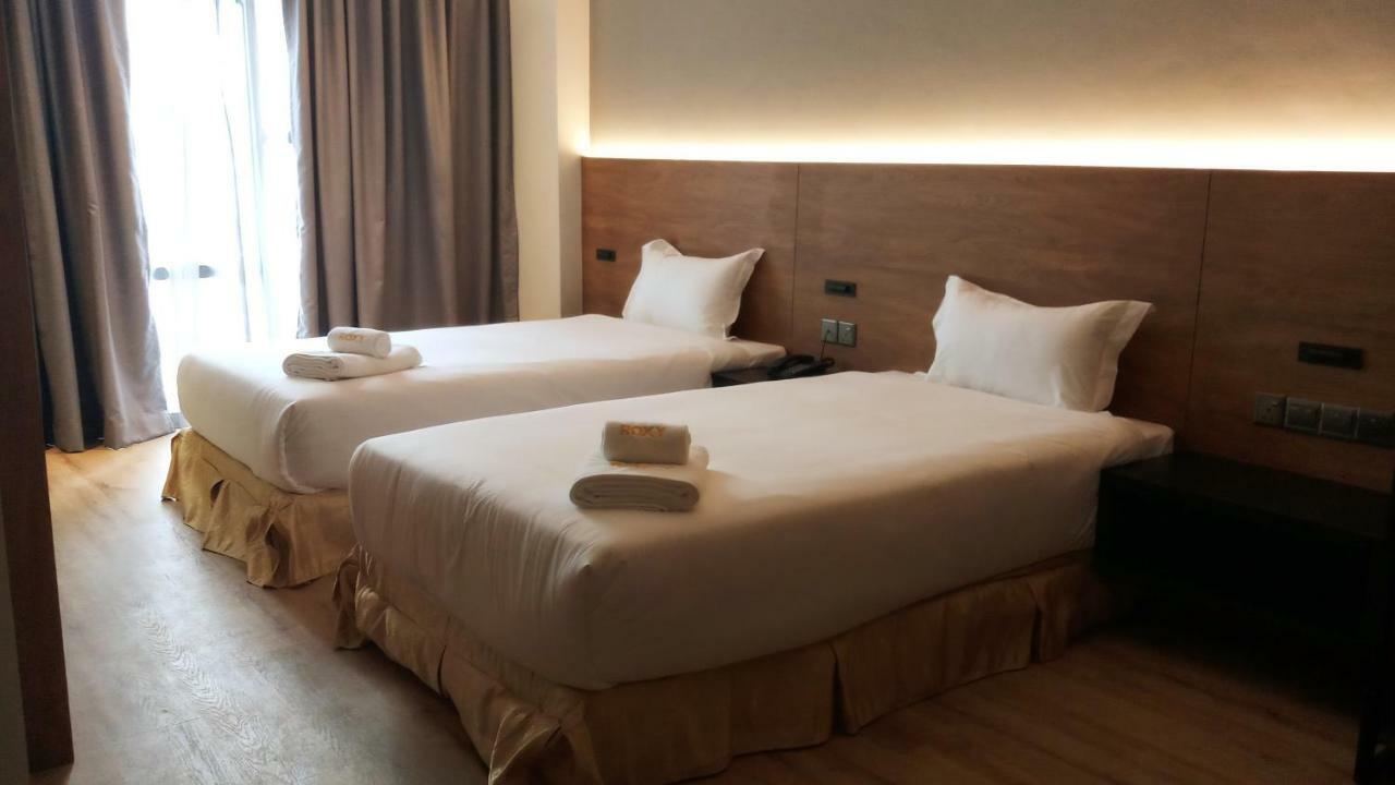 Roxy Hotel Padungan Кучінг Екстер'єр фото