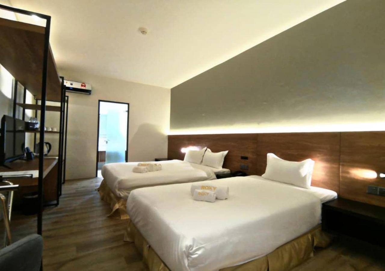 Roxy Hotel Padungan Кучінг Екстер'єр фото