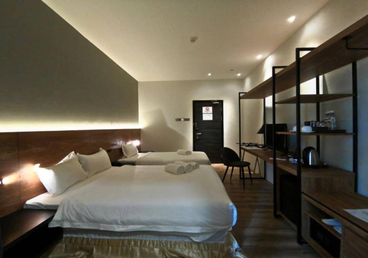 Roxy Hotel Padungan Кучінг Екстер'єр фото